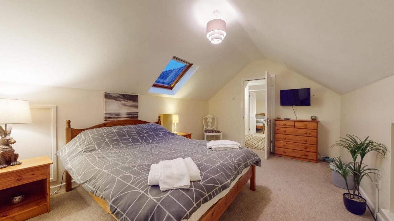 Jaw-Dropping Beach House In Anglesey Бенлеч Екстериор снимка